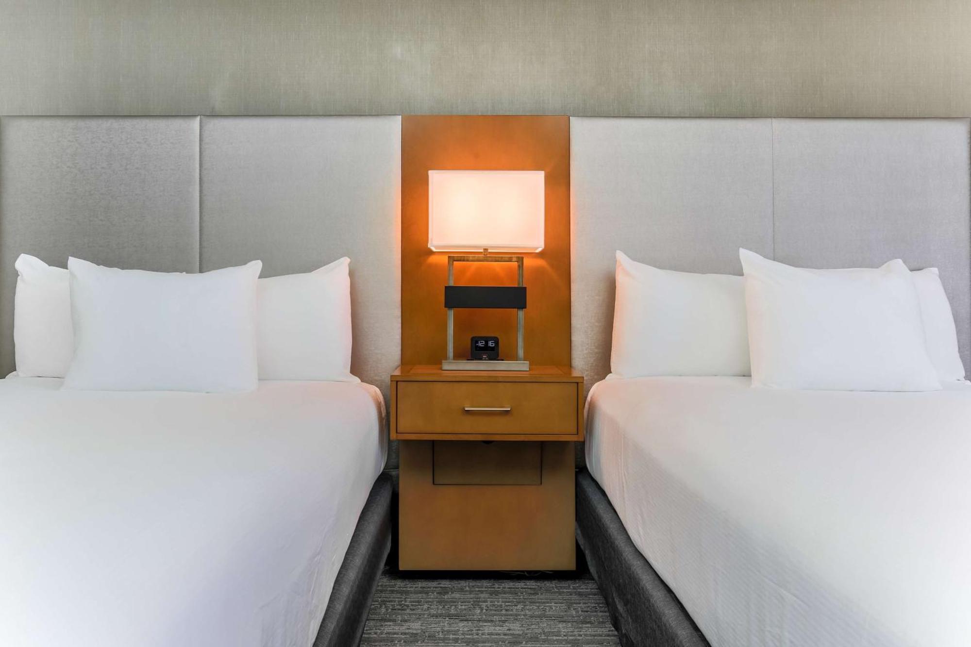 Doubletree By Hilton Atlanta Airport Hotel College Park Eksteriør billede