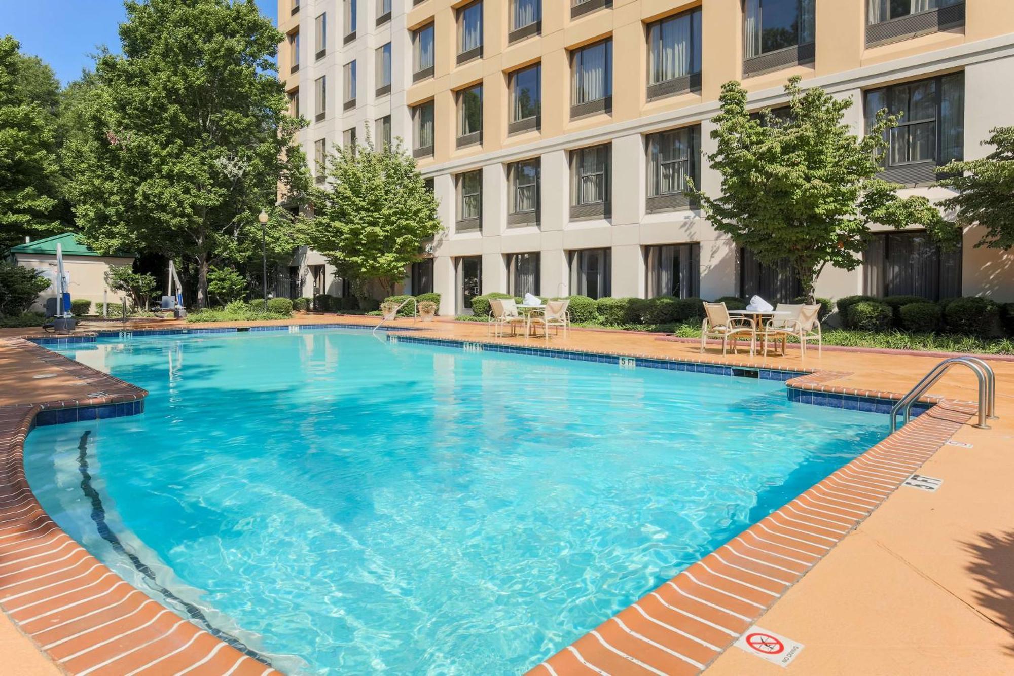 Doubletree By Hilton Atlanta Airport Hotel College Park Eksteriør billede