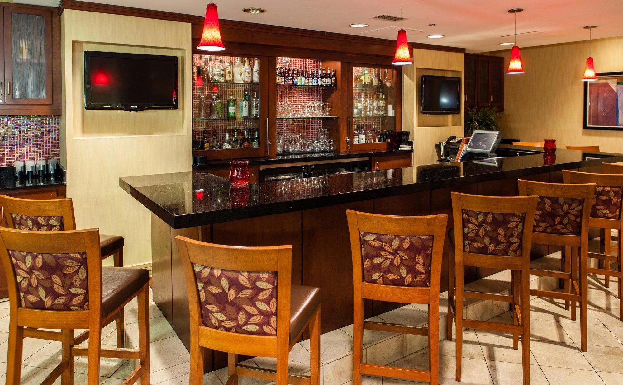 Doubletree By Hilton Atlanta Airport Hotel College Park Eksteriør billede